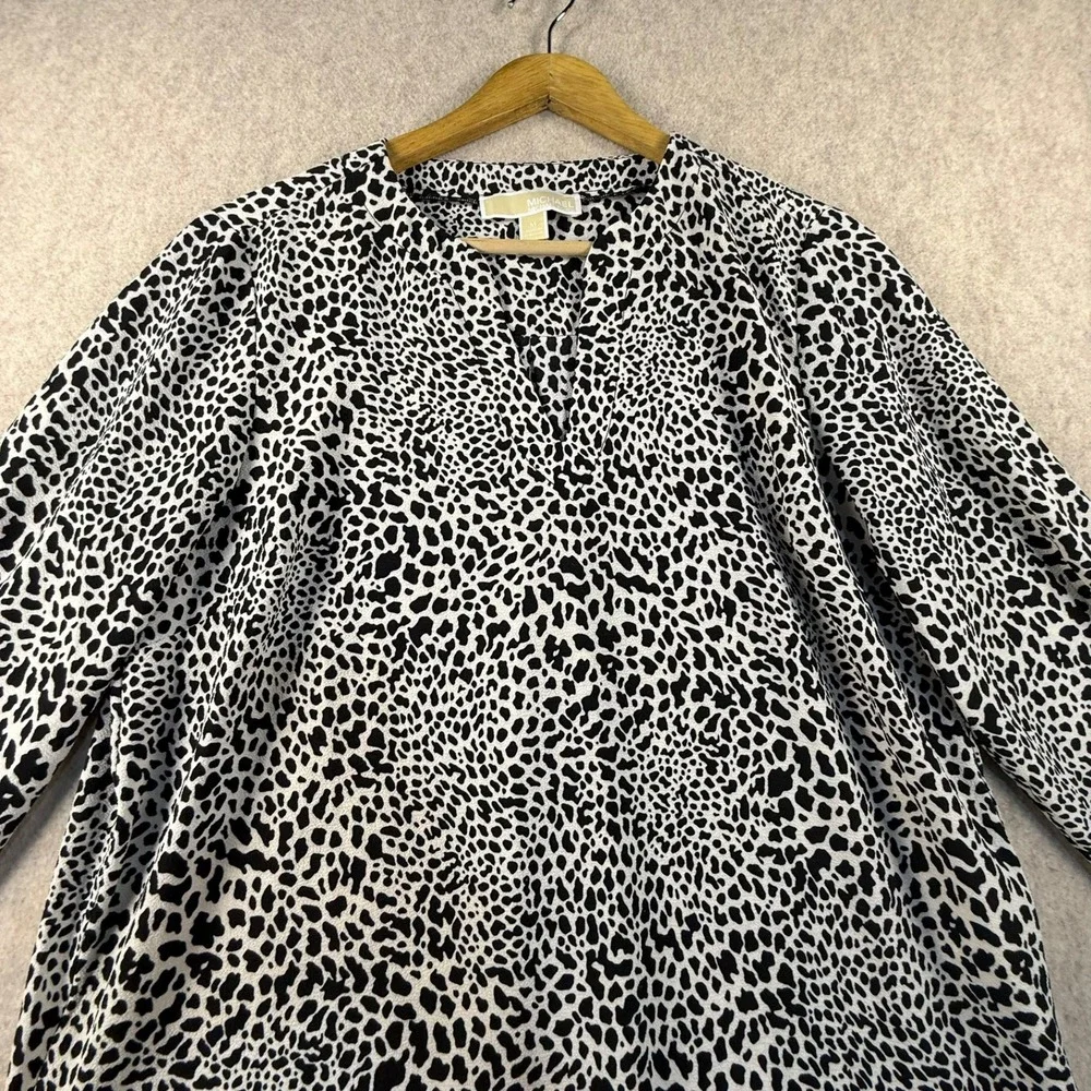 Michael Kors Womens Animal Print Split Neck Blouse Black White Size M T2074